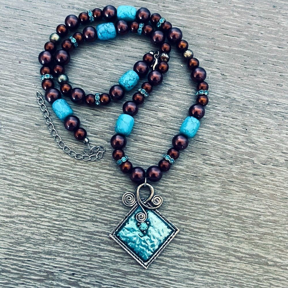 Turquoise Blue Brown Pearl Silver Pendant Necklace